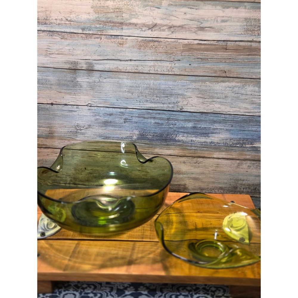 Mid Century Modern Green Glass  chip dip snack bowl set with scalloped edges